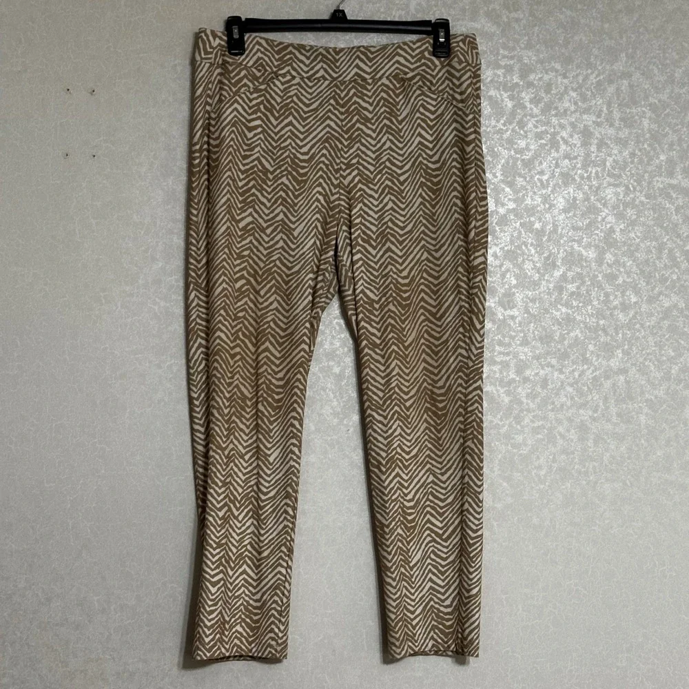 Chico's Travelers Chevron‎ Zebra Print Pants Tan White Stretch Pull On 12R